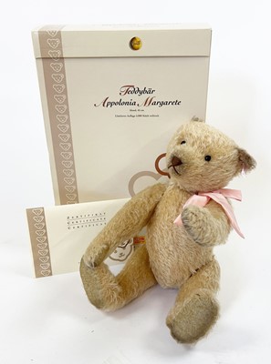 Lot 137 - A 2005 boxed, limited edition Steiff 'Teddy...