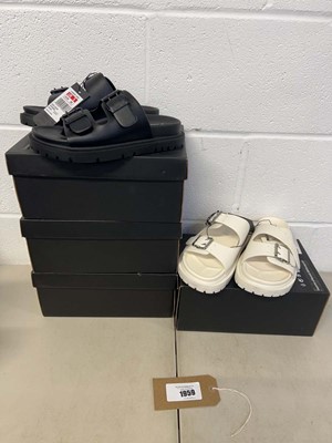 Lot 1525 - x4 Boxed pairs of Replay flat sandals in black...