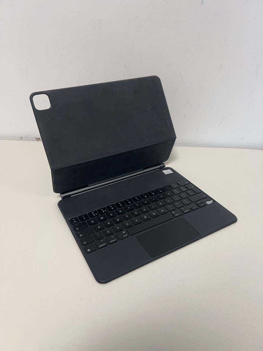 Lot Apple iPad Magic Keyboard, model A2480, boxed