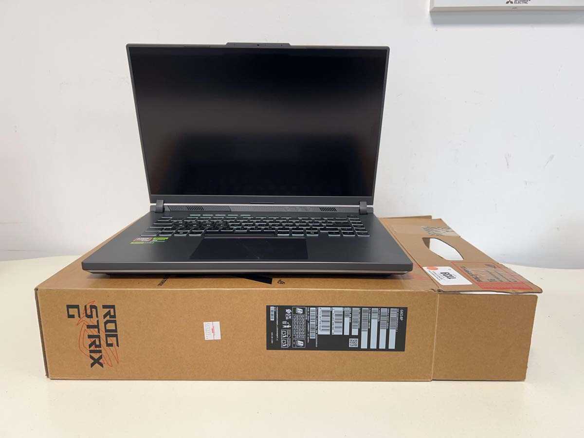 Lot ROG Strix G G614P gaming laptop, AMD R9-8940HX,...
