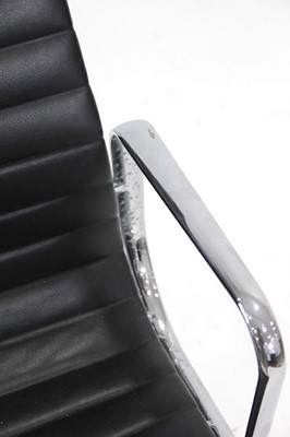 Lot 33 - (G) An 'Aluminium Group' desk chair designed...