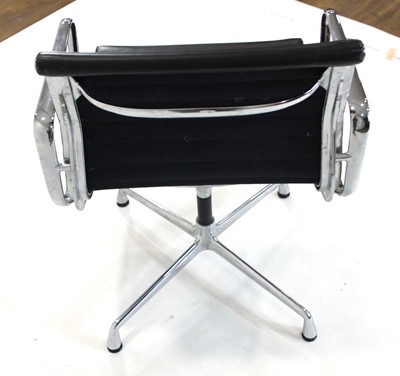 Lot 33 - (G) An 'Aluminium Group' desk chair designed...