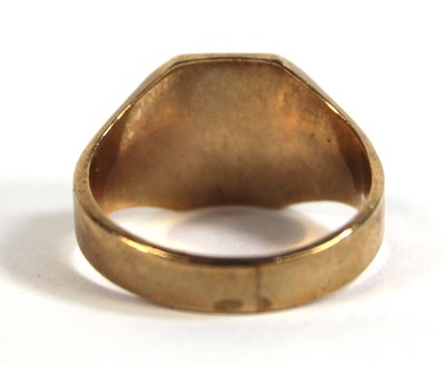 Lot 529 - A 9ct yellow gold signet ring, Birmingham 1994,...