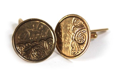 Lot 532 - A pair of 9ct yellow gold cufflinks of...