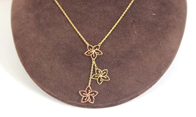 Lot 540 - A 9ct two-colour gold chainlink necklace...