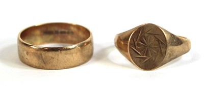 Lot 546 - A 9ct yellow gold signet ring, London 1972,...