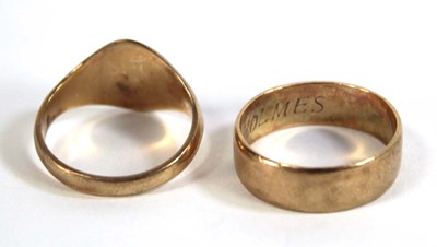 Lot 546 - A 9ct yellow gold signet ring, London 1972,...