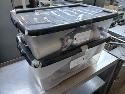 Lot 543 - 2 crates of assorted ceramic bowls, bottles...