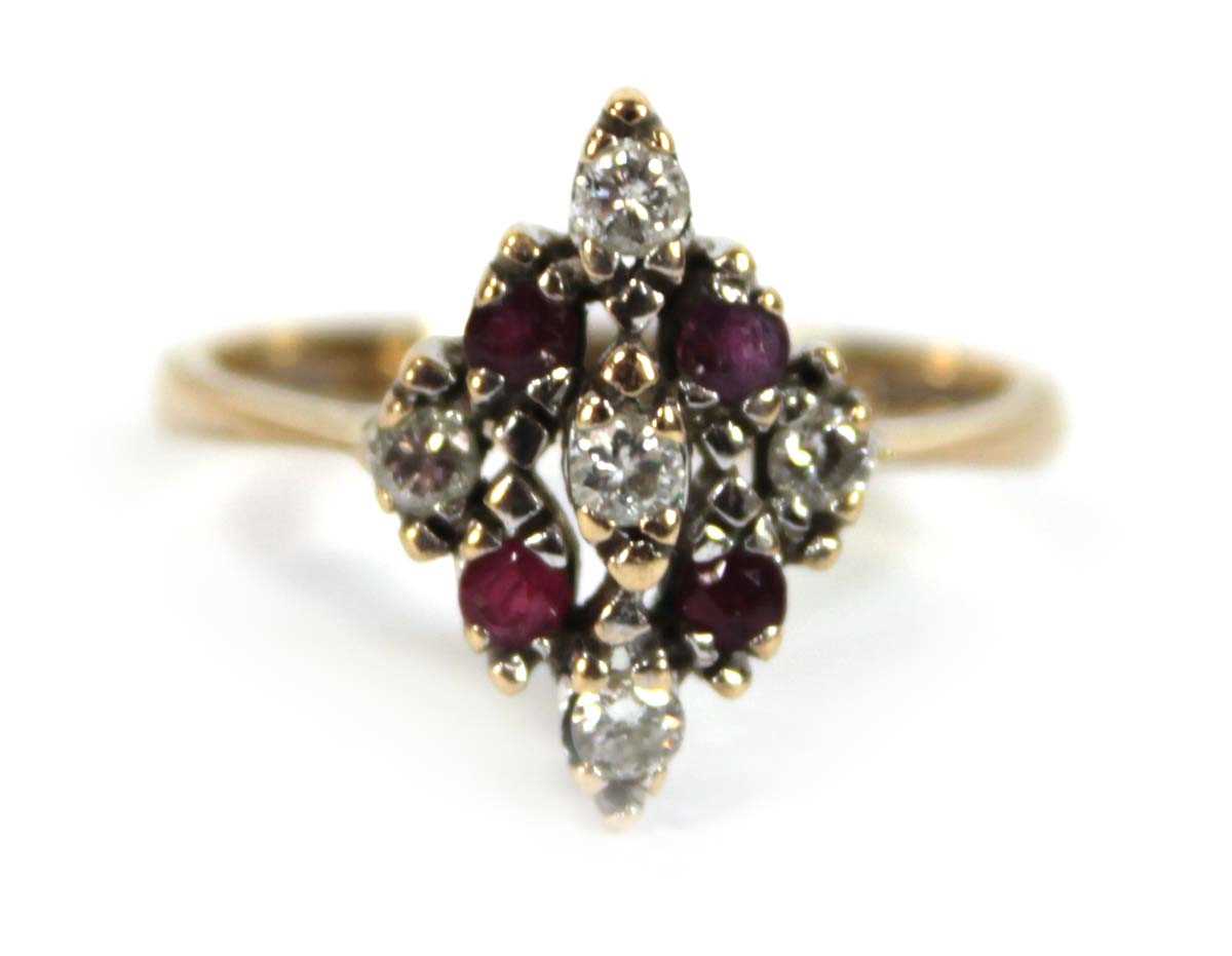 Lot 568 - A 9ct yellow gold cluster ring set five small...