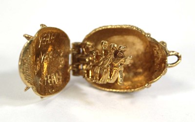 Lot 573 - A 9ct yellow gold charm in the form of a...