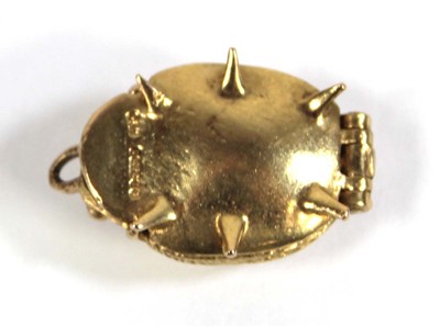 Lot 573 - A 9ct yellow gold charm in the form of a...