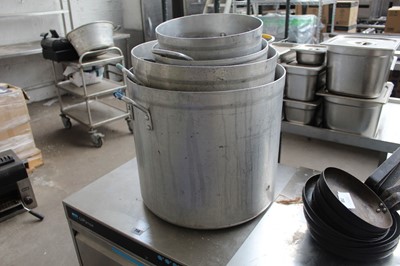 Lot 580 - Stack of 5 graduated aluminium cooking pots...