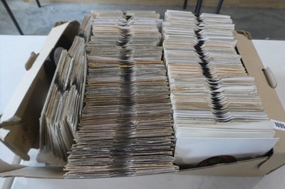 Lot 1095 - Large box of 7" singles incl. Shakin' Stevens,...