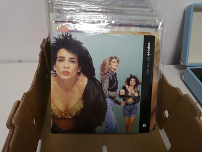 Lot Box containing 85 12" singles incl. Damian,...