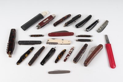 Lot 1086 - A group of assorted collectors pocket knives