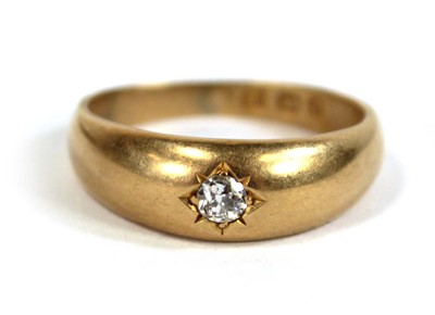 Lot 578 - A Victorian 18ct yellow gold ring set small...