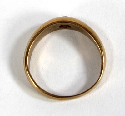Lot 578 - A Victorian 18ct yellow gold ring set small...
