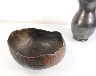 Lot 108 - A 1970's raku studio pottery bowl, di. 23 cm,...