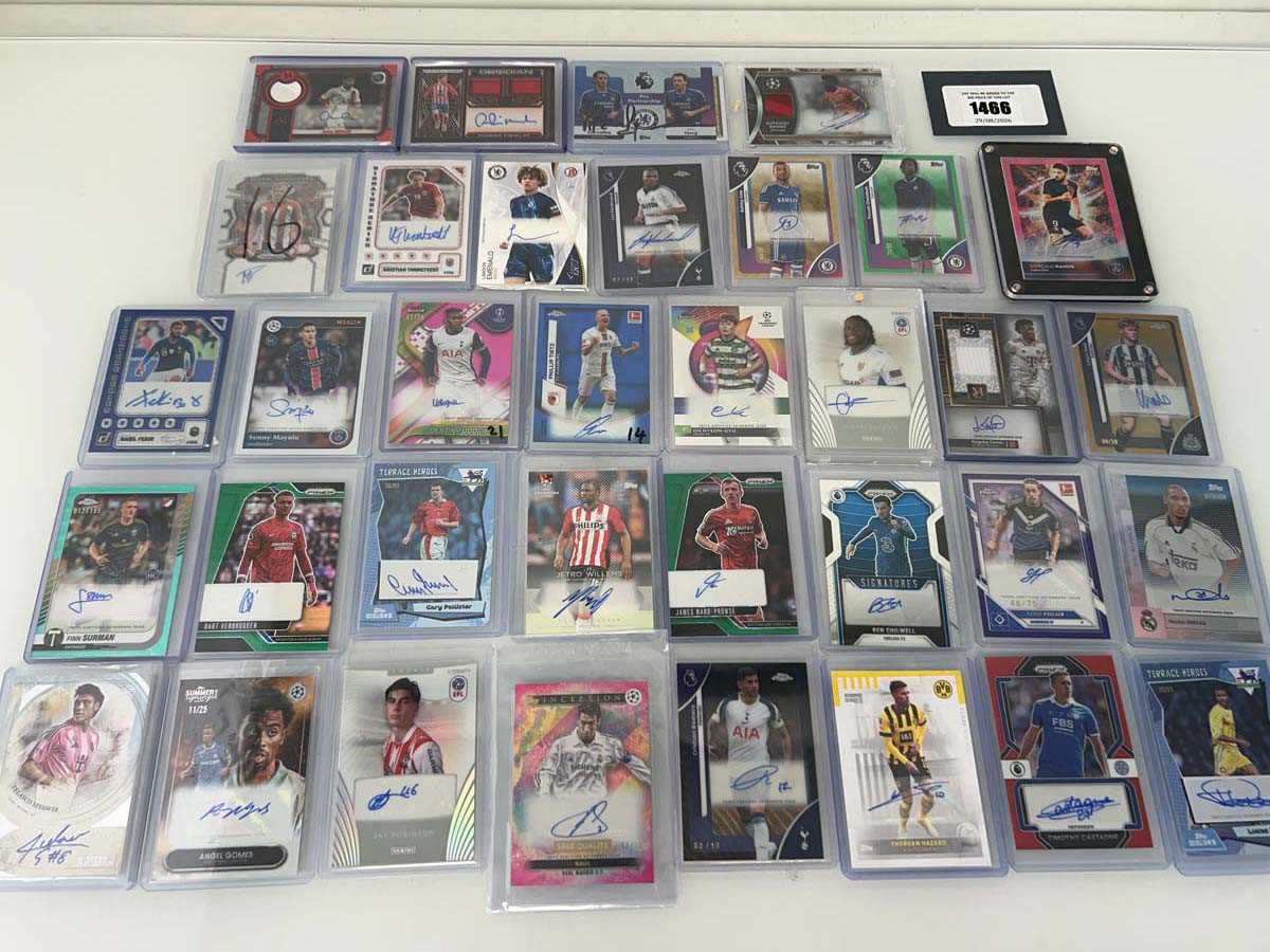 Lot 1466 - 35 x signed/autograph football trading cards