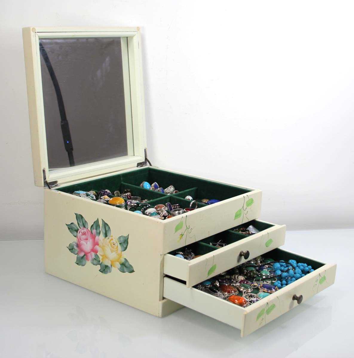 Lot 703 - A jewellery box containing a quantity of...