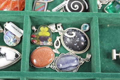 Lot 703 - A jewellery box containing a quantity of...