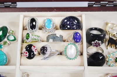Lot 704 - A jewellery box containing a quantity of...