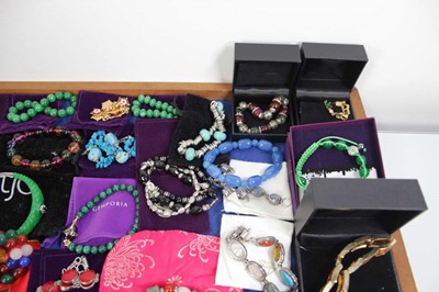 Lot 712 - Thirty-one silver, metalware, base metal and...