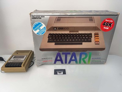Lot 1007 - Atari 800 in box with 410 record player