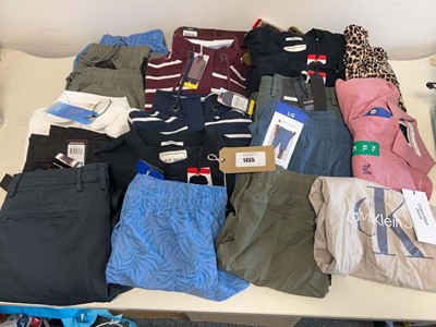 Lot 1455 - Approx. 20 items of branded clothing to...