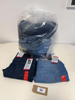 Lot 1515 - Approx. 15 pairs of men's jeans by English...