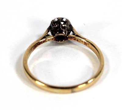 Lot 592 - An 18ct yellow gold and platinum highlighted...