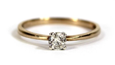 Lot 597 - A 9ct yellow gold ring set brilliant cut...