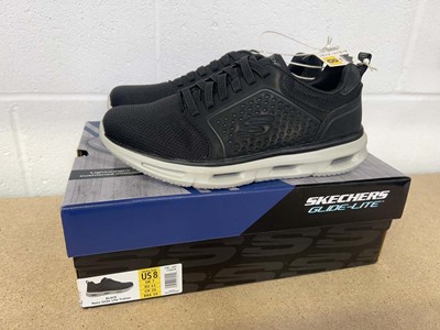 Lot 1538 - Boxed pair of Skechers glide-lite classic fit...