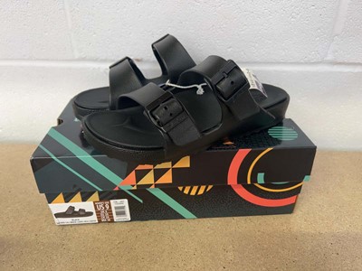 Lot 1543 - Boxed pair of Skechers arch comfort 'foamies'...