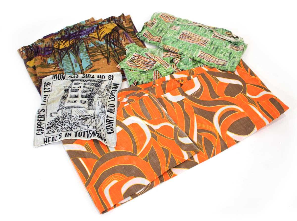 Lot 173 - A mixed group of vintage fabrics (Qty)