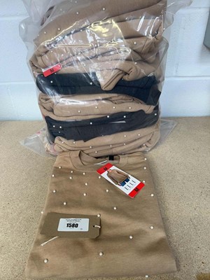 Lot 1580 - Approx. 15 ladies Elle sweaters