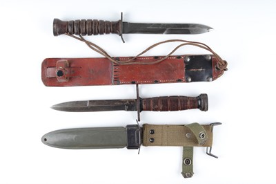Lot 93 - US M3 bayonet with scabbard, together with a...
