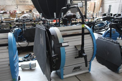 Lot 4 - Arri Studio 5000 5kW Tungsten Fresnel...