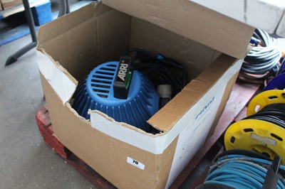 Lot 70 - ArriLite 2000 Plus Blonde in box with flatpack...