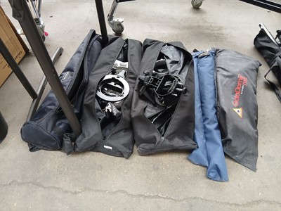 Lot 191 - 1 x Safari and 2 x Godox folding light...