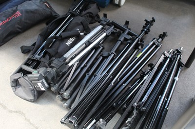 Lot 192 - Approximately 7 various small tripod...