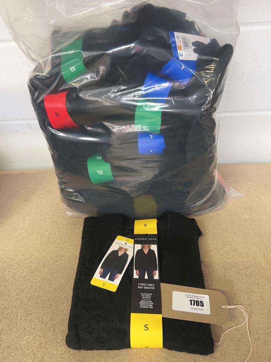 Lot Approx. 13 ladies Andrew Marc V-neck cable...