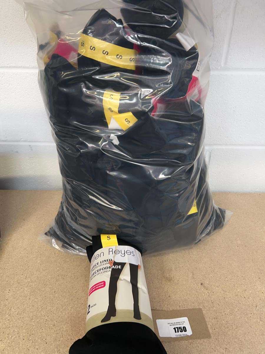 Lot Approx 20 packs of 2 x Ellen Reyes fleece...