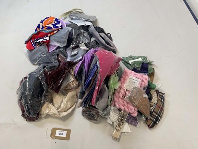 Lot 1599 - Various accessories