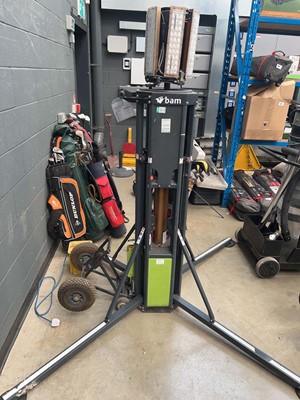 Lot 4351 - Rite model K45 110 volt telescopic site...