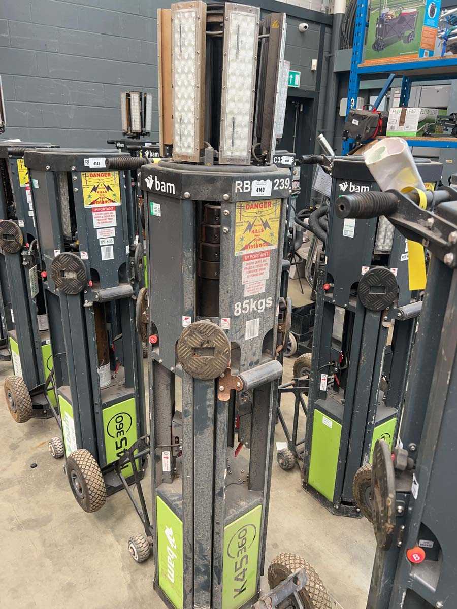 Lot 4359 - Rite model K45 110 volt telescopic site...