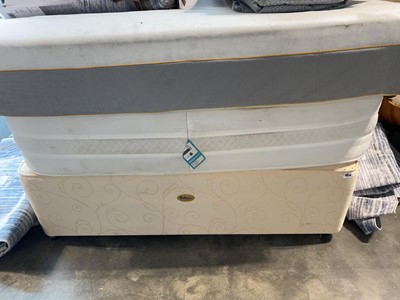 Lot 1854 - Divan bed base with a Silent Night Mirapocket...