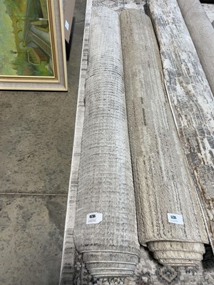 Lot 1820 - Grey area rug