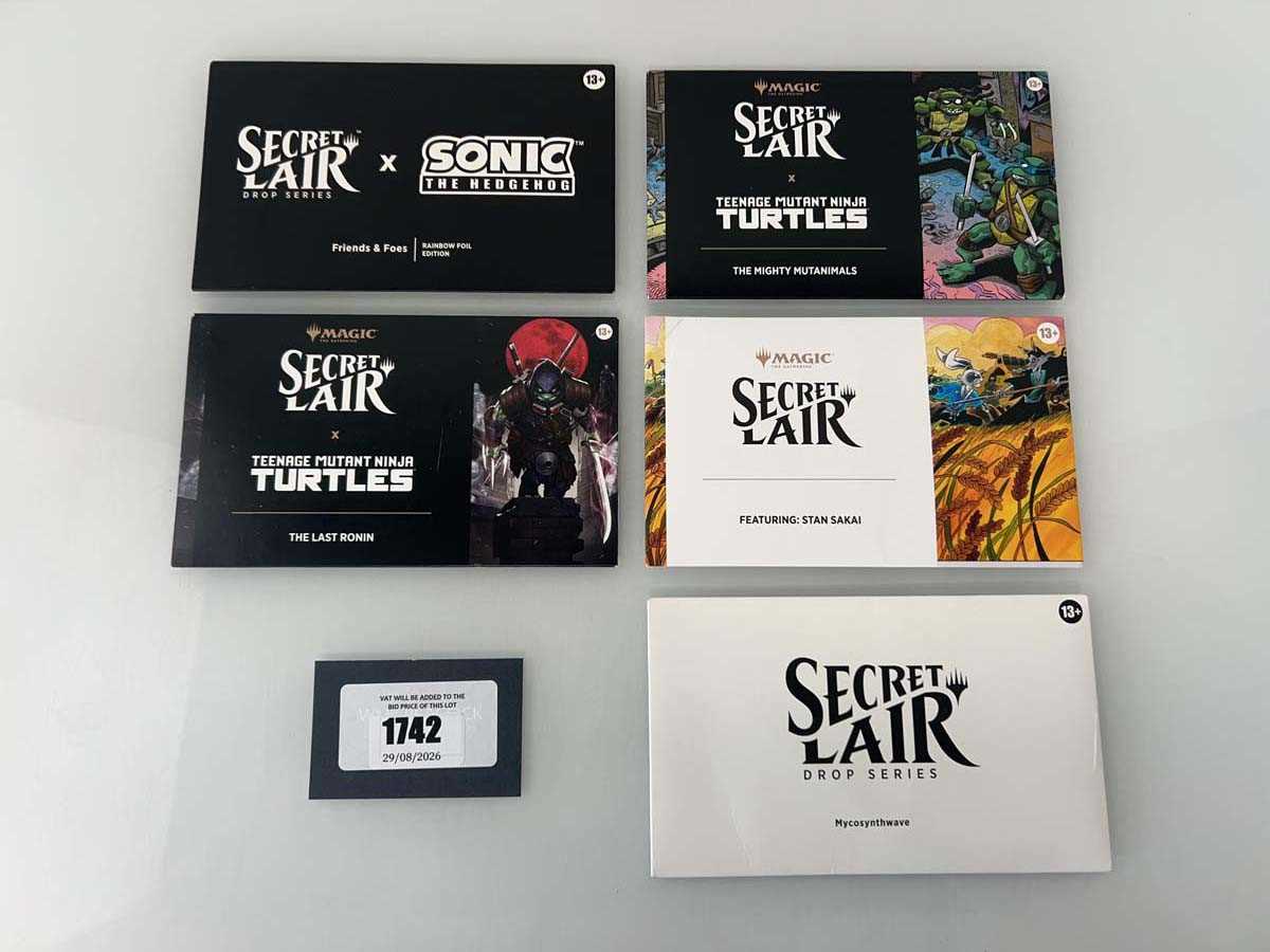 Lot 1742 - (5) Magic the Gathering: Secret Lair x Sonic...