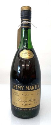 Lot 119 - A bottle of Remy Martin VSOP Fine Champagne...
